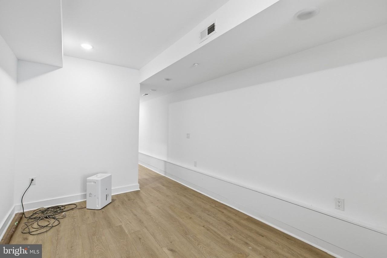 630 W Cumberland St #1 - Photo 5 of 17