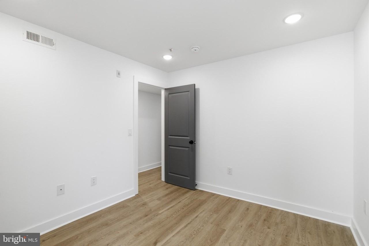 630 W Cumberland St #2 - Photo 7 of 12