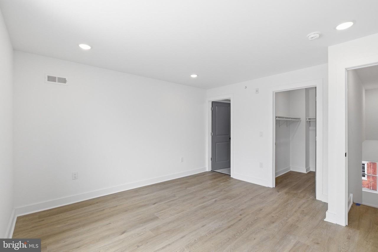 630 W Cumberland St #3 - Photo 2 of 21