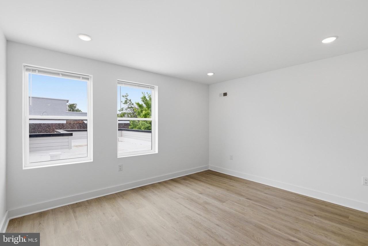 630 W Cumberland St #3 - Photo 4 of 21