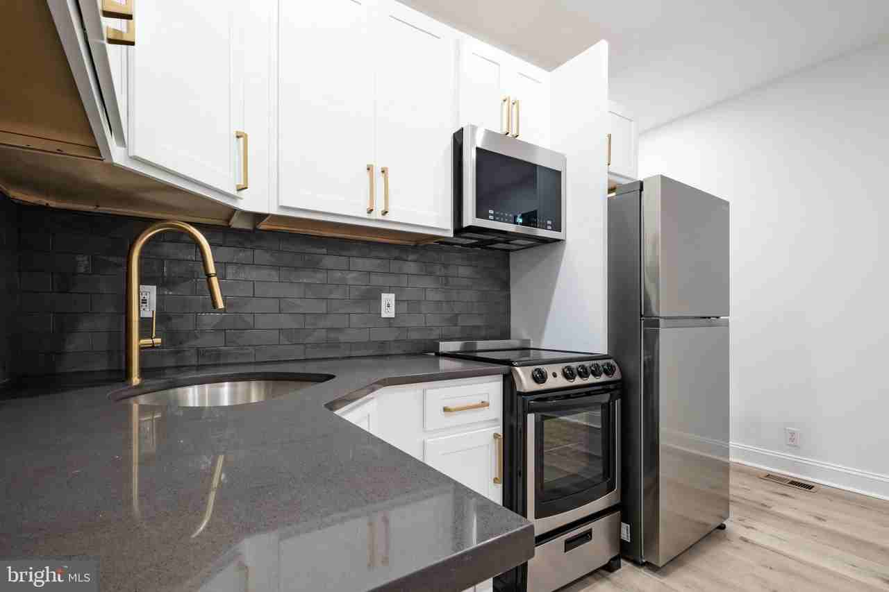 1805 Chestnut St #1 - Photo 4 of 11