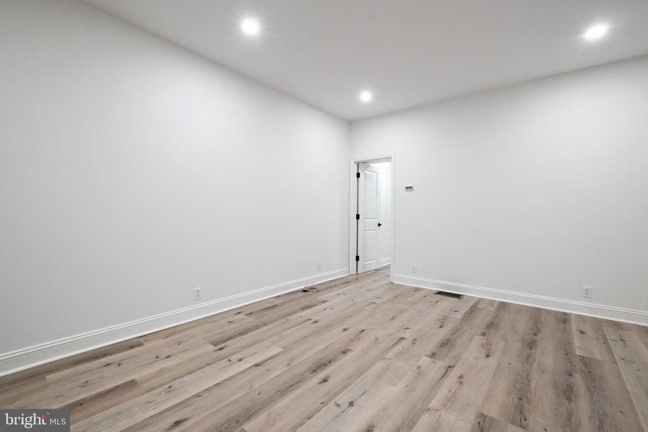 1805 Chestnut St #1 - Photo 5 of 11