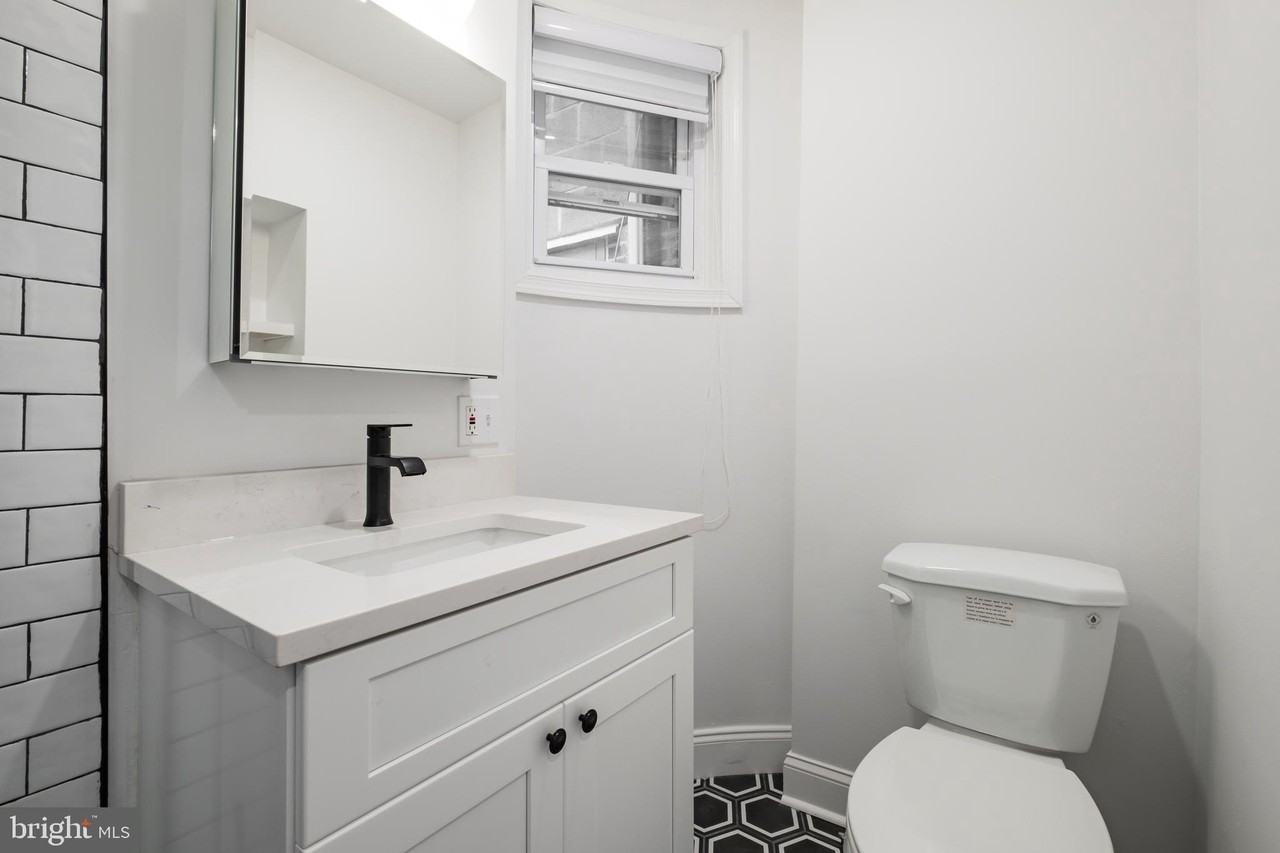 1805 Chestnut St #1 - Photo 7 of 11