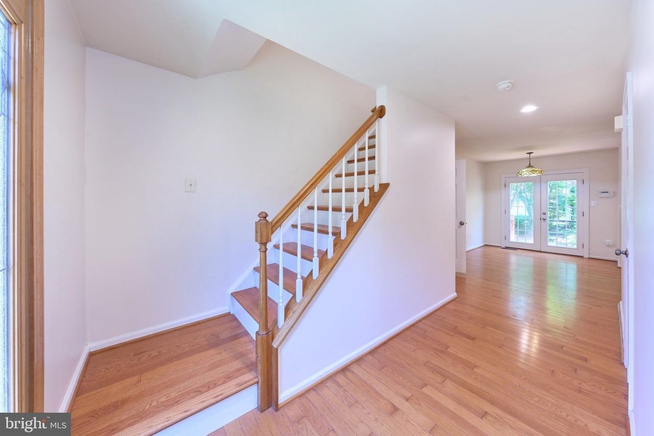 8508 Silverdale Rd - Photo 6 of 50