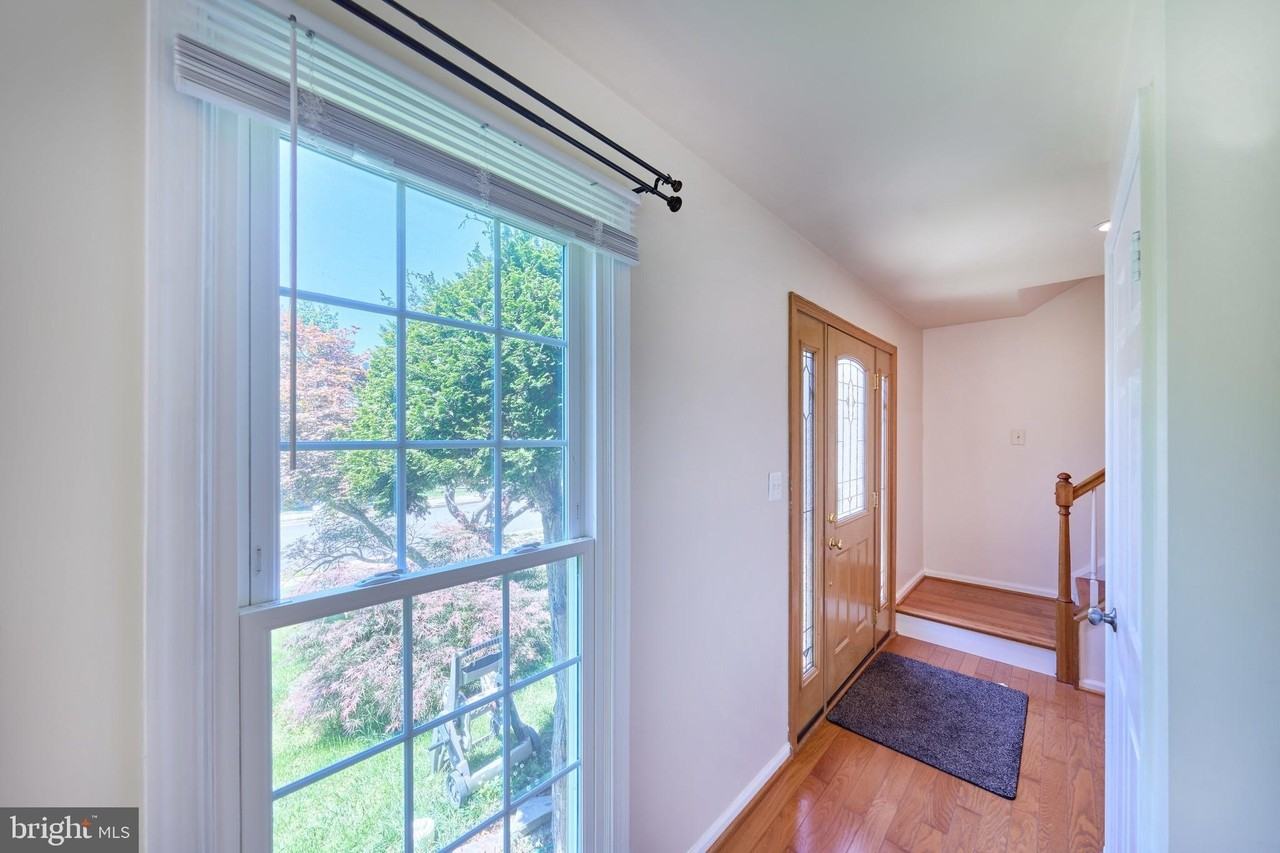 8508 Silverdale Rd - Photo 7 of 50