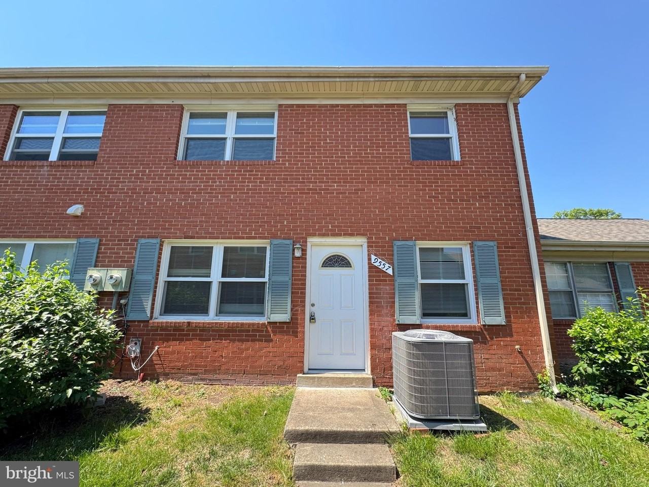 9557 Hagel Cir #B - Photo 2 of 18