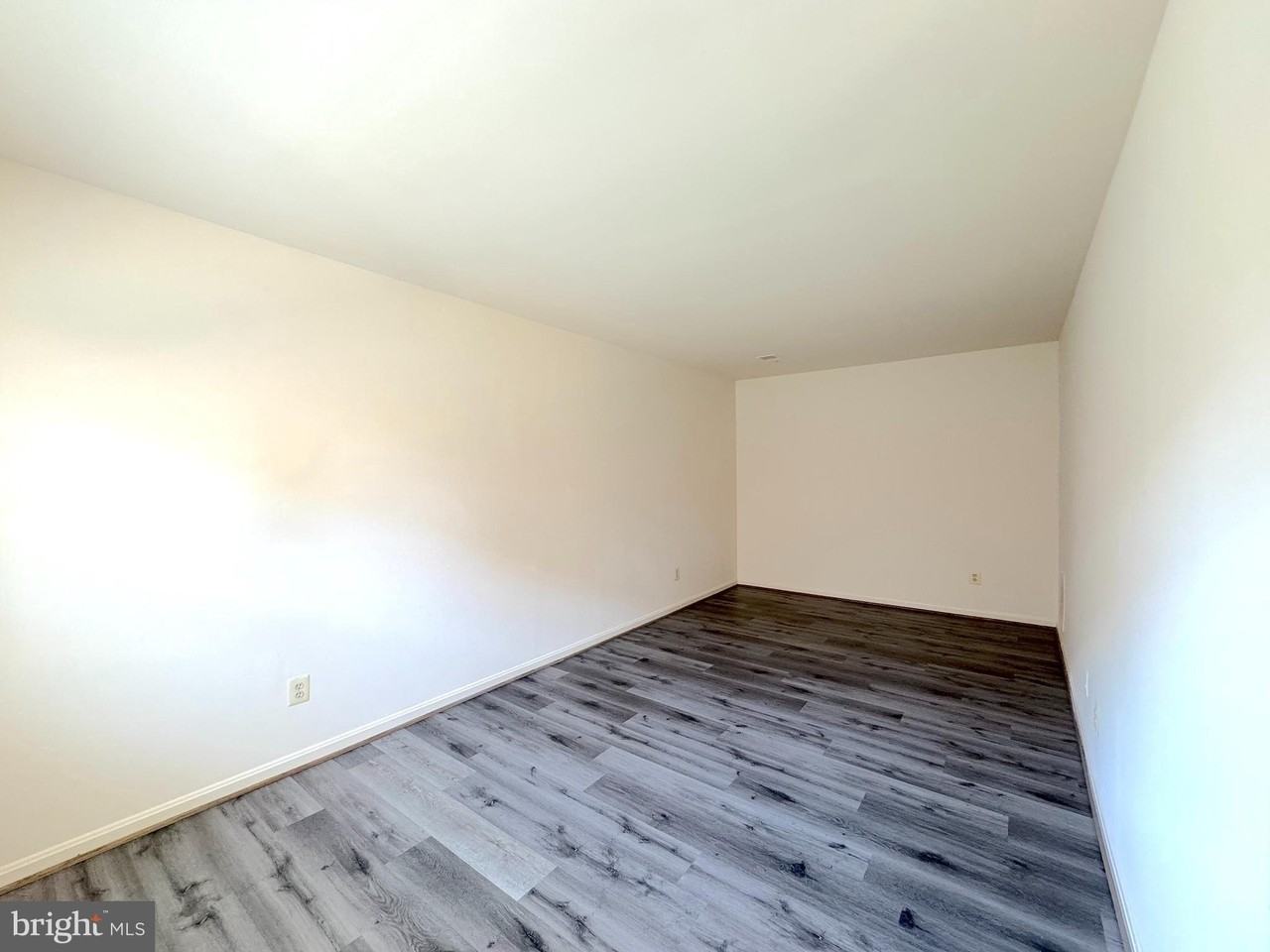 9557 Hagel Cir #B - Photo 4 of 18