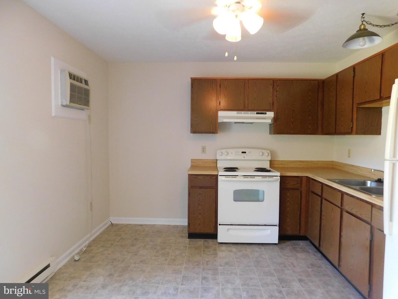 2926 Packer St - Photo 6 of 20