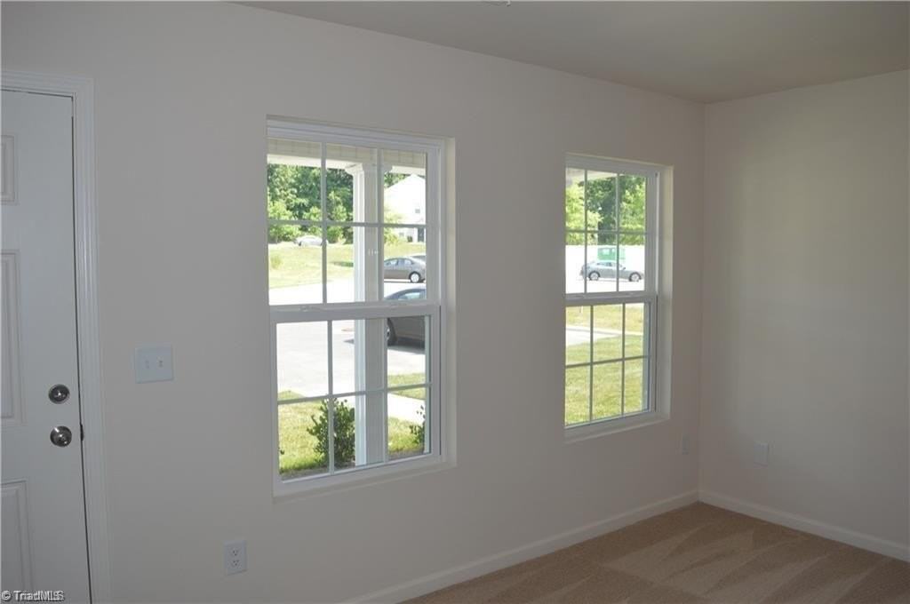 425 Sandybrooke Dr - Photo 3 of 22