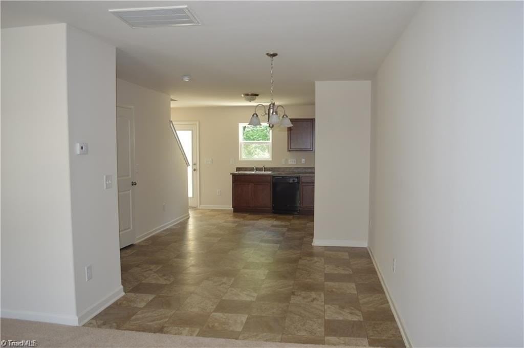 425 Sandybrooke Dr - Photo 5 of 22