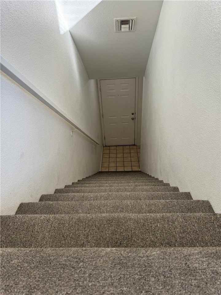 331 Phyllis Dr #2 - Photo 4 of 20