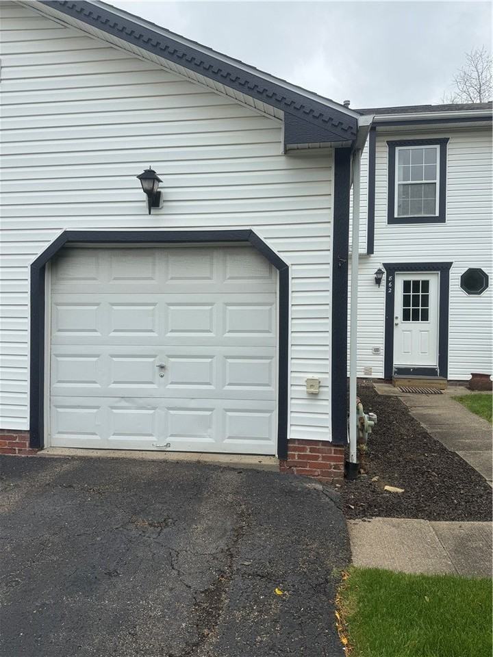 862 Sunset Cir - Photo 2 of 9