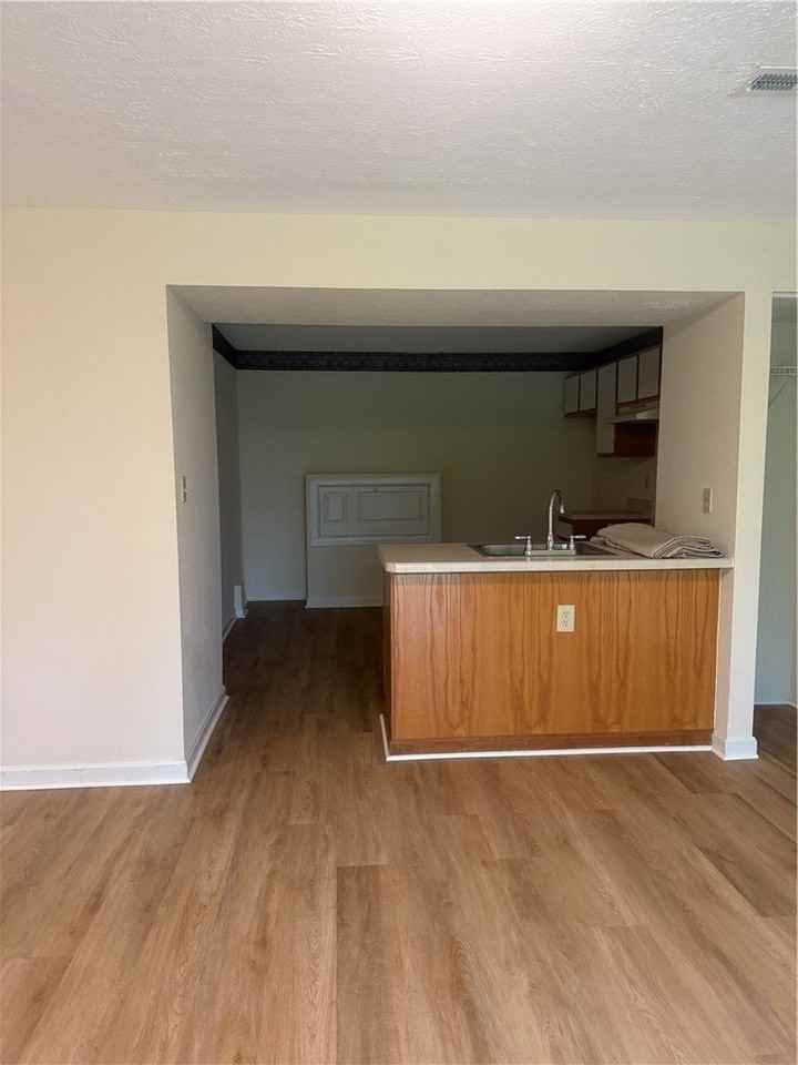 862 Sunset Cir - Photo 3 of 9