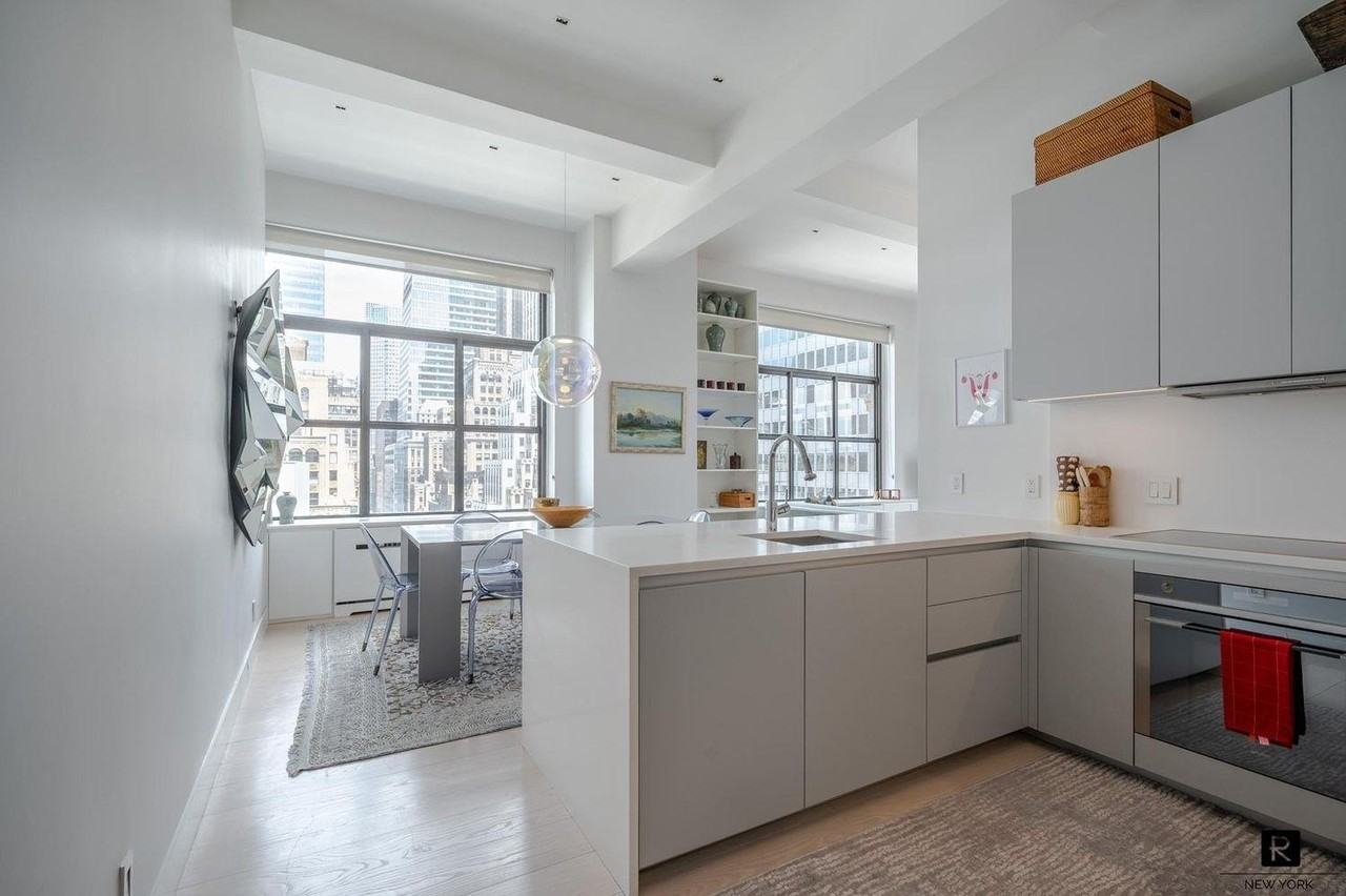 244 Madison Ave #PHH - Photo 2 of 14