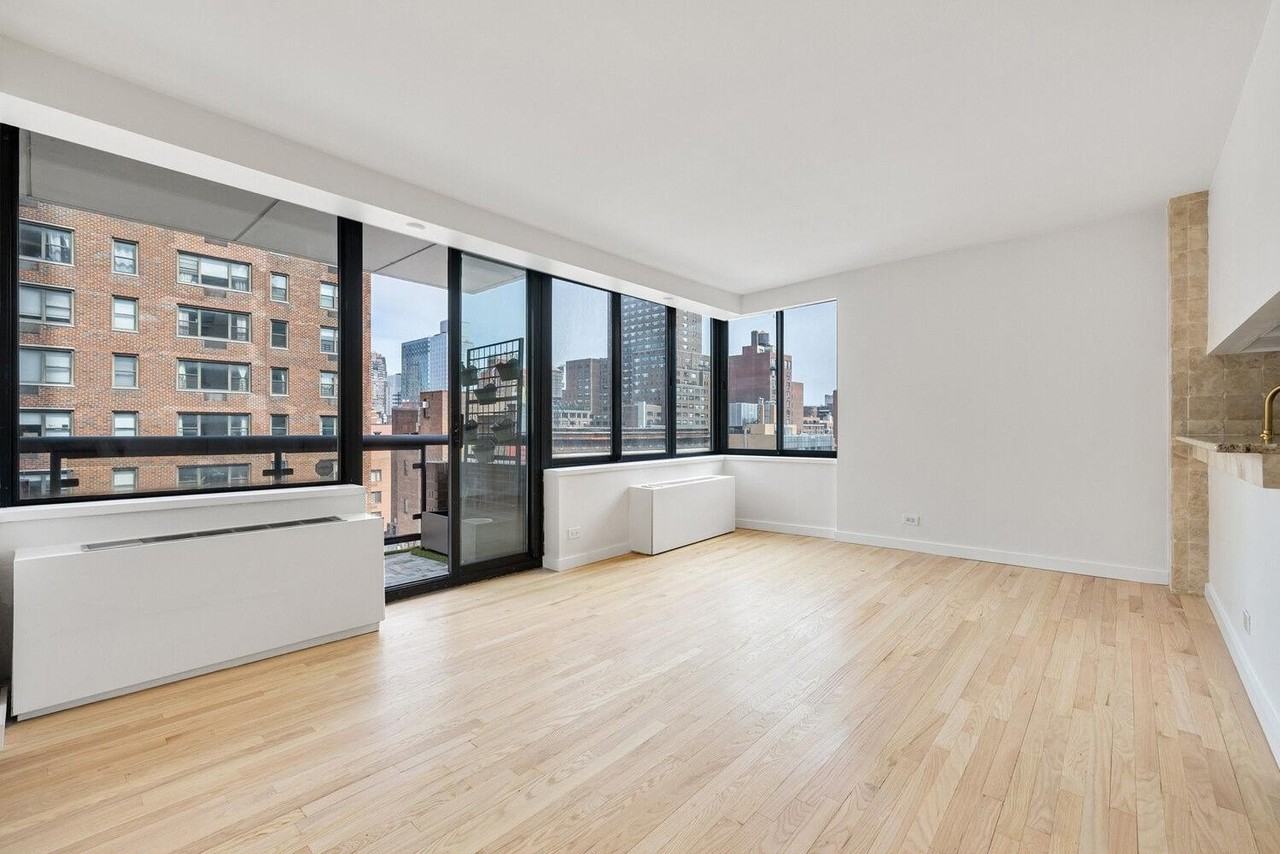 300 E 62nd St #804 - Photo 2 of 10