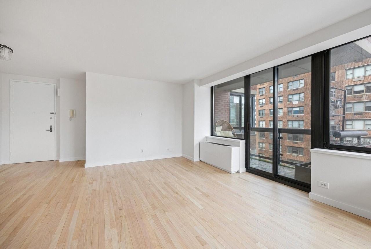 300 E 62nd St #804 - Photo 5 of 10