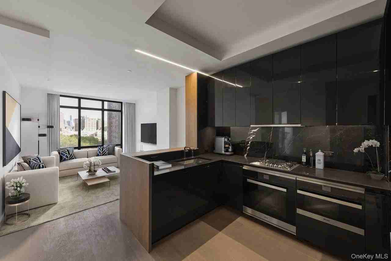 196 Orchard St #6G - Photo 2 of 16
