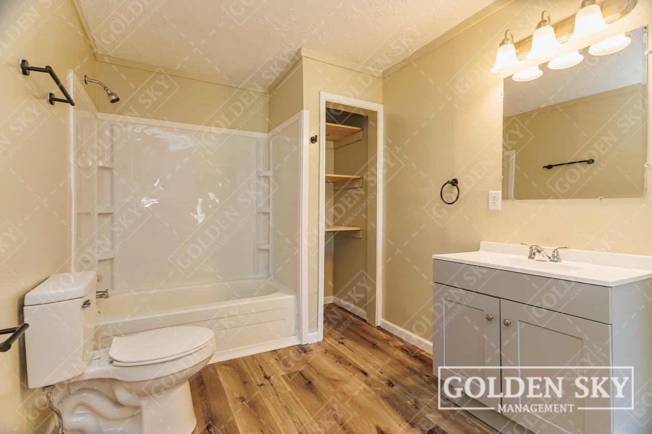 1620 E Hines St #1 - Photo 7 of 10