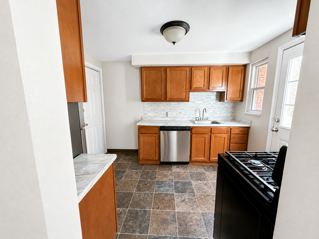 919 Sleepy Hollow Rd #919 - Photo 2 of 7