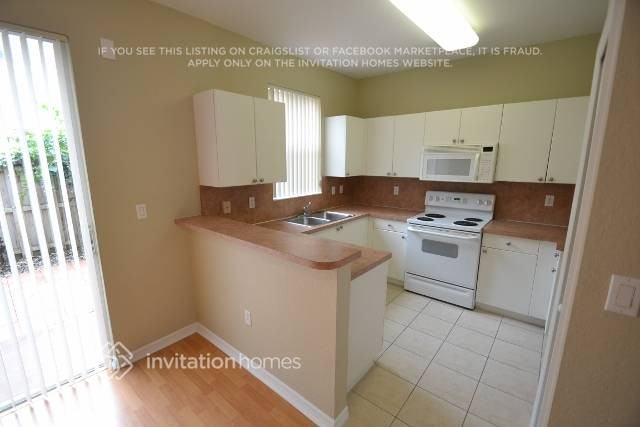 12545 Sw 125th Ter - Photo 3 of 11