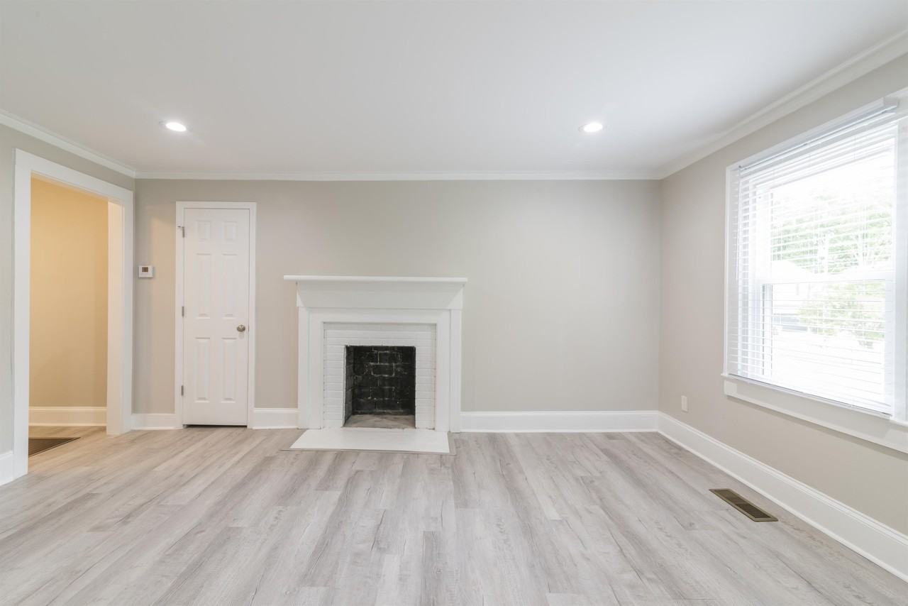 2336 Barry St #A - Photo 4 of 15