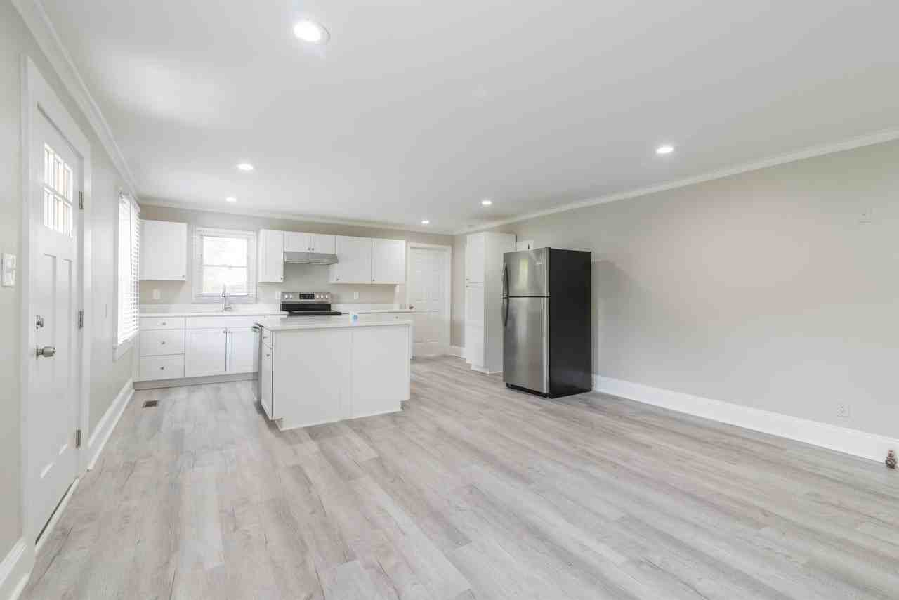 2336 Barry St #A - Photo 5 of 15