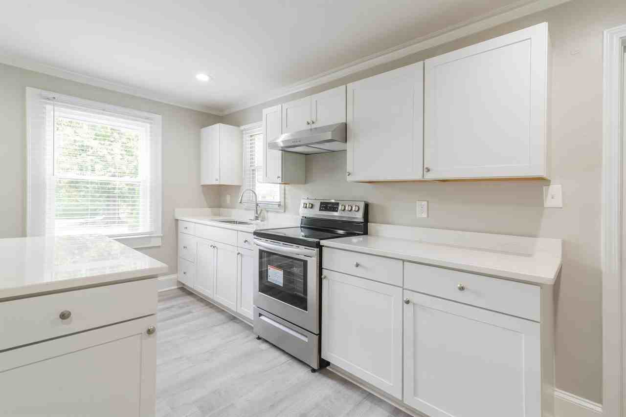 2336 Barry St #A - Photo 7 of 15