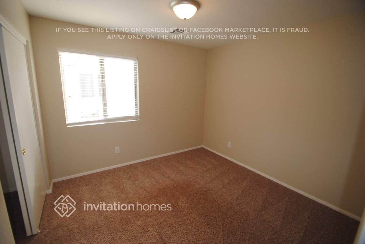 12470 W Hearn Rd - Photo 5 of 12