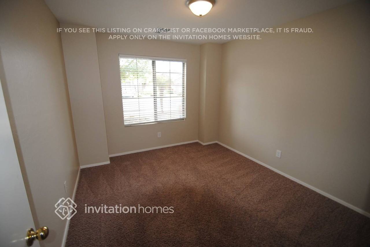 12470 W Hearn Rd - Photo 6 of 12