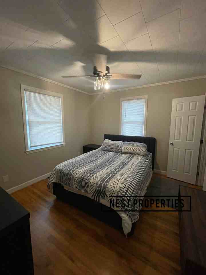 305 Clark St #1 - Photo 5 of 8