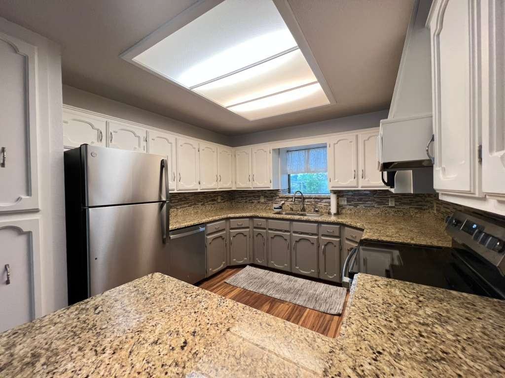 812 Santa Anna Dr #1 - Photo 3 of 13