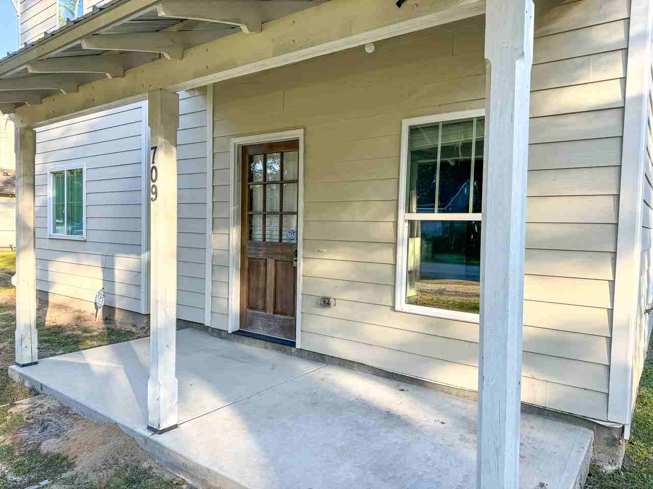 428 Winston St #1 - Photo 2 of 11