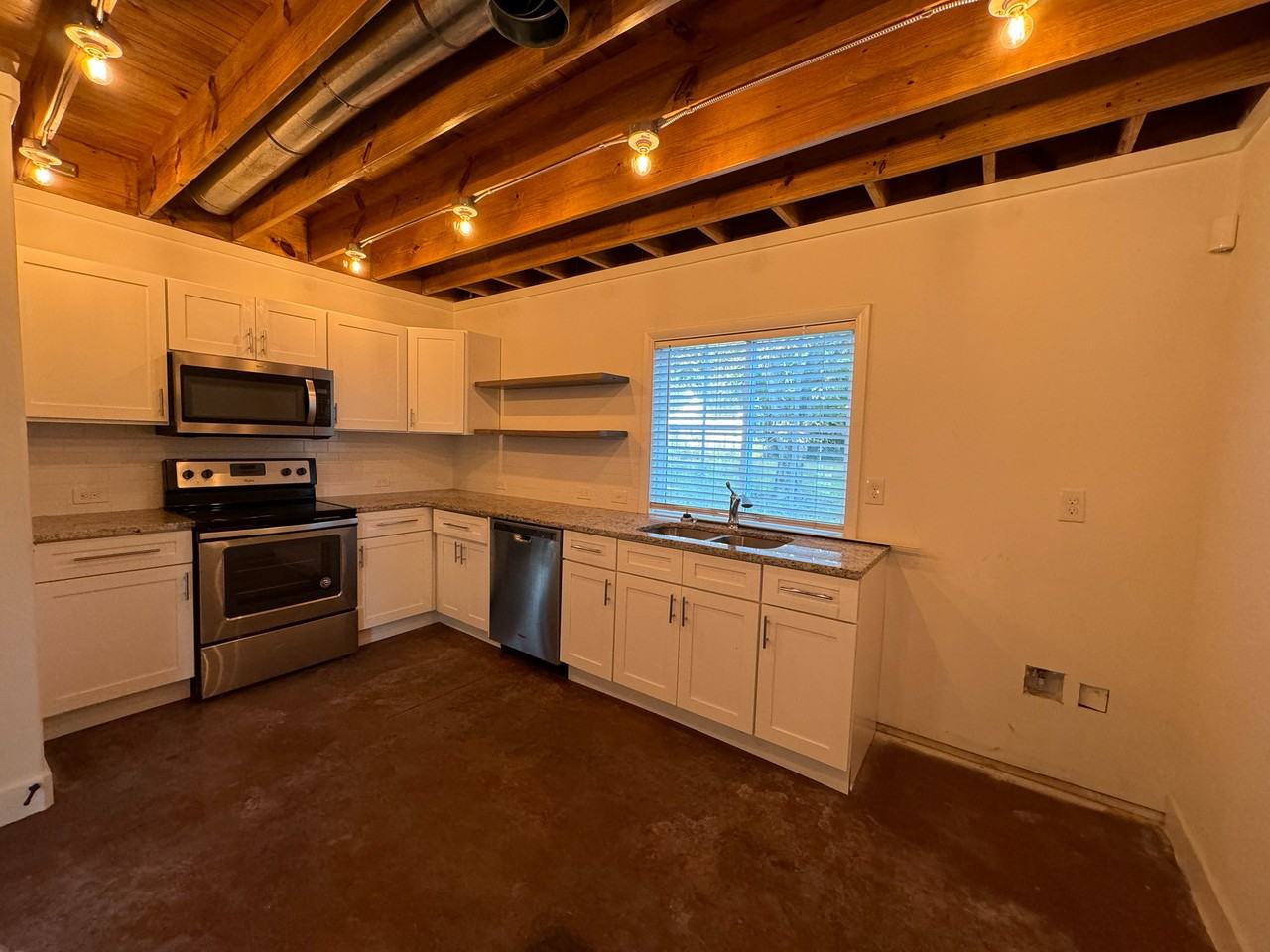 428 Winston St #1 - Photo 3 of 11