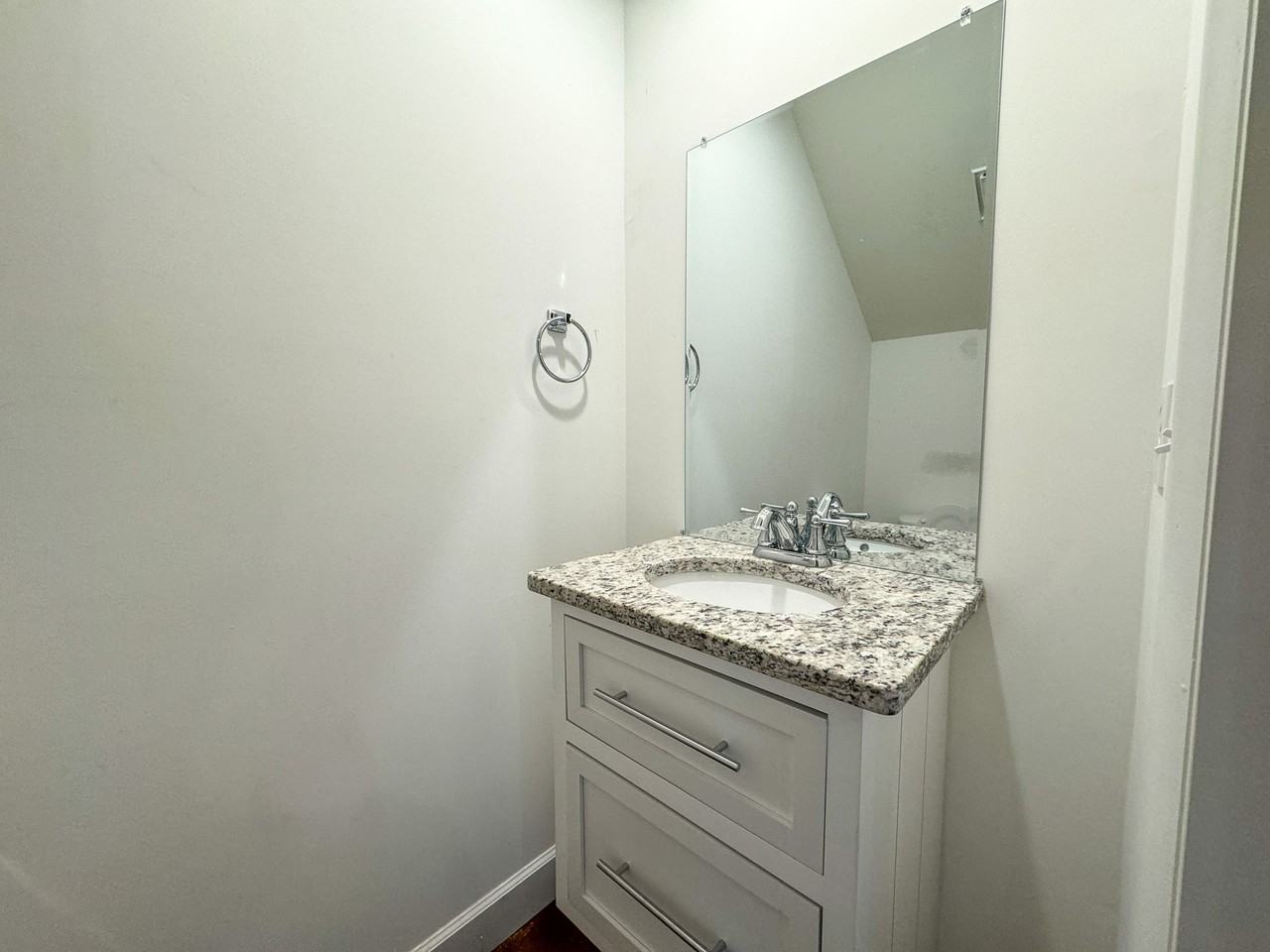 428 Winston St #1 - Photo 5 of 11