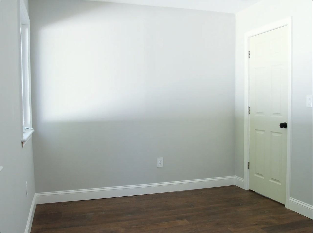 883 Park Avenue - Photo 4 of 11