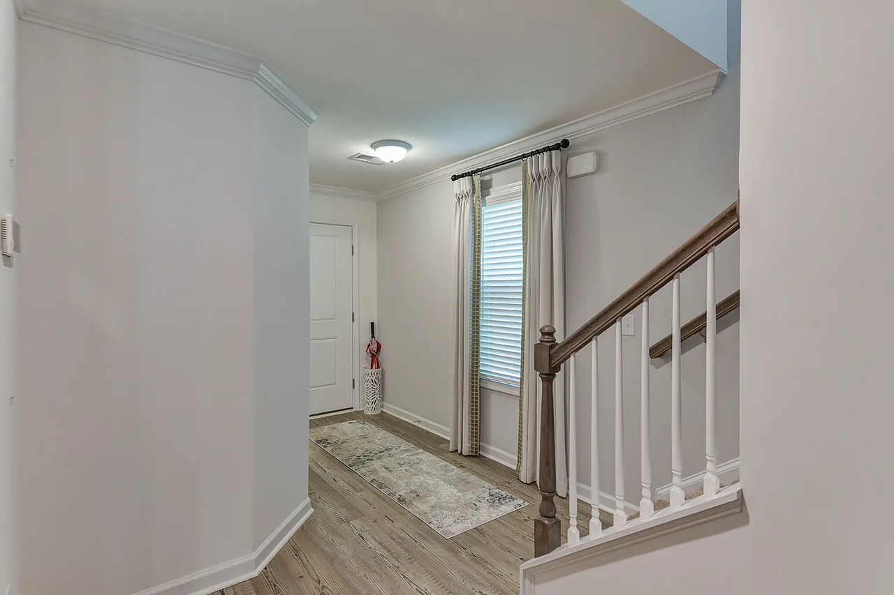 109 Dunkeld Dr #1 - Photo 4 of 26