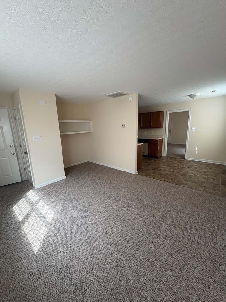 1611 Flanigan Ct #4 - Photo 3 of 13