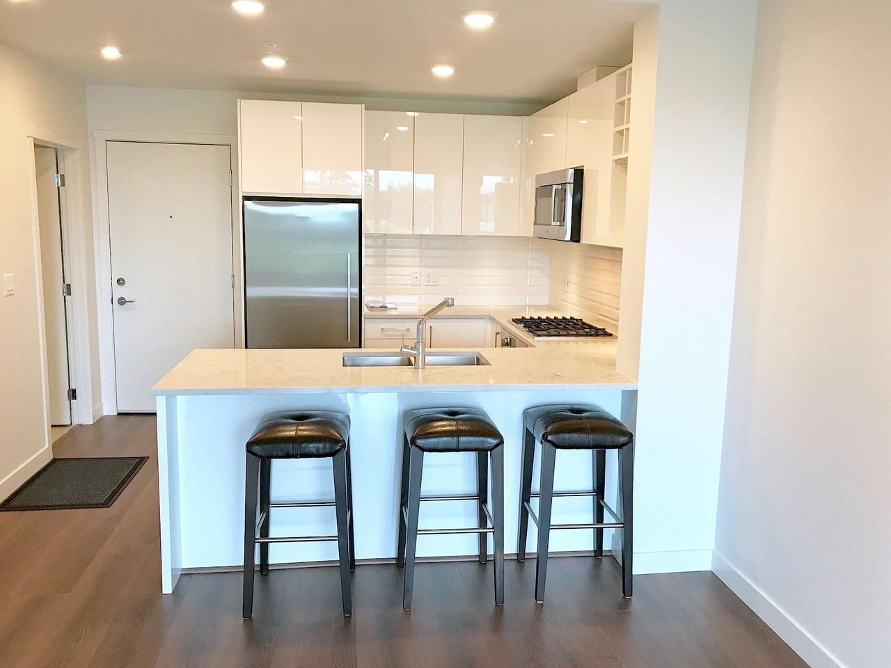 410, 301 - 10 Street NW - Photo 2 of 9
