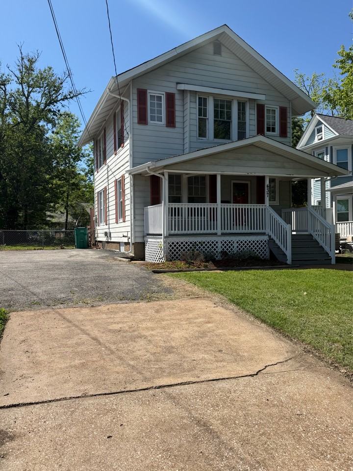 437 S Elm Ave #1 - Photo 2 of 15