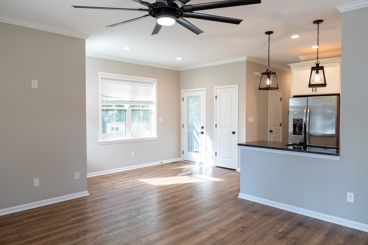 308 Eastwood Dr #1 - Photo 4 of 30
