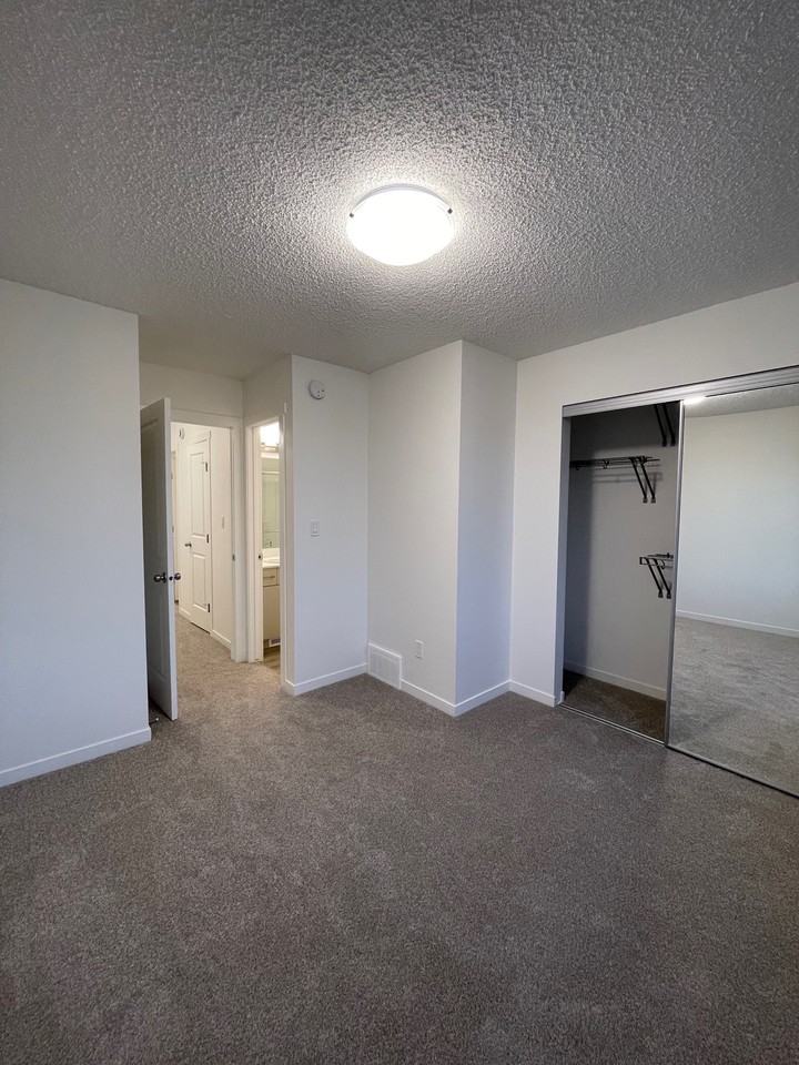 1209 Mcleod Ave - Photo 4 of 18