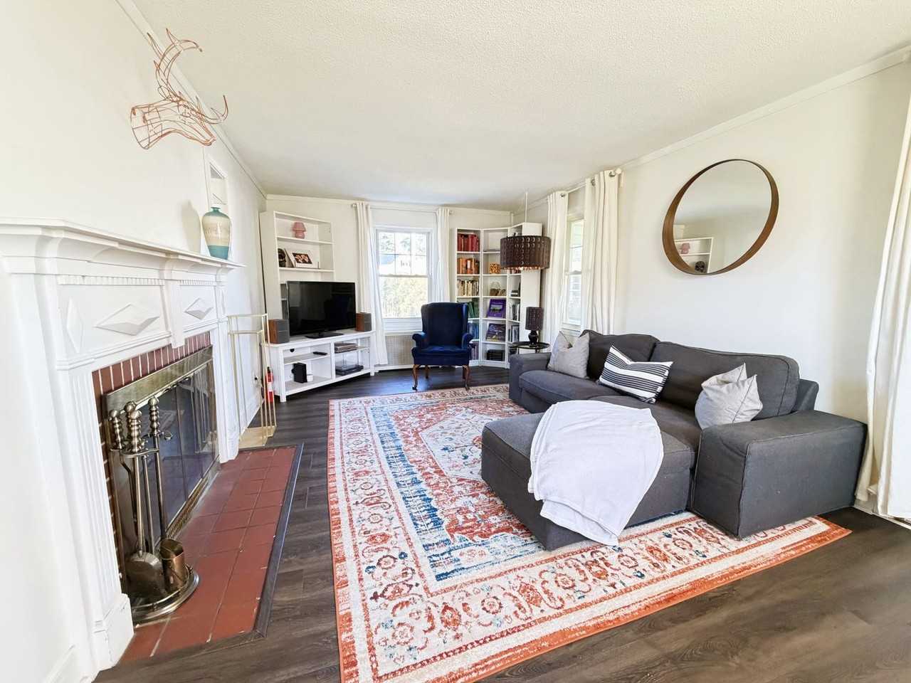 398 Elm St - Photo 3 of 8