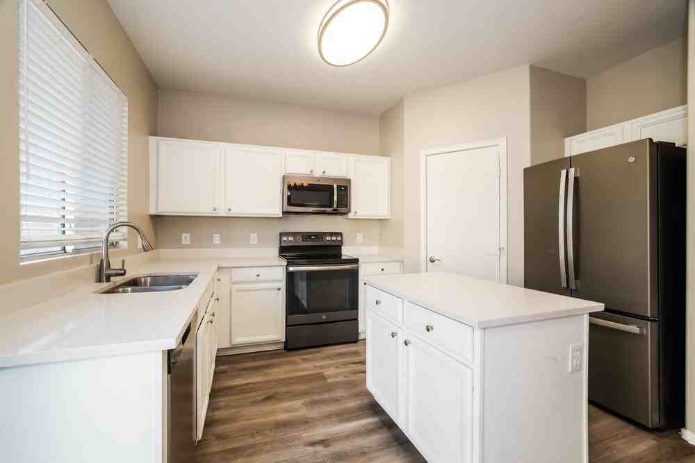 4025 W Park St - Photo 6 of 17