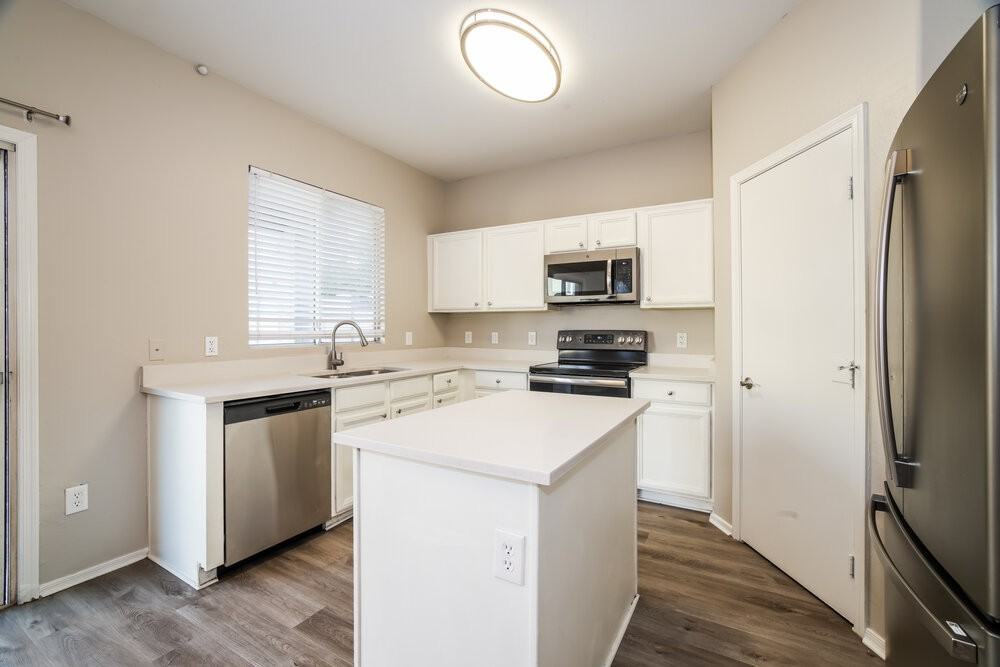 4025 W Park St - Photo 7 of 17