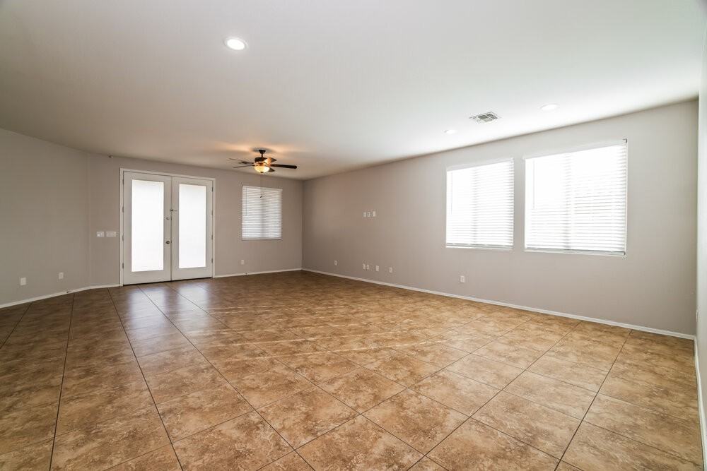7543 W Darrel Rd - Photo 3 of 16