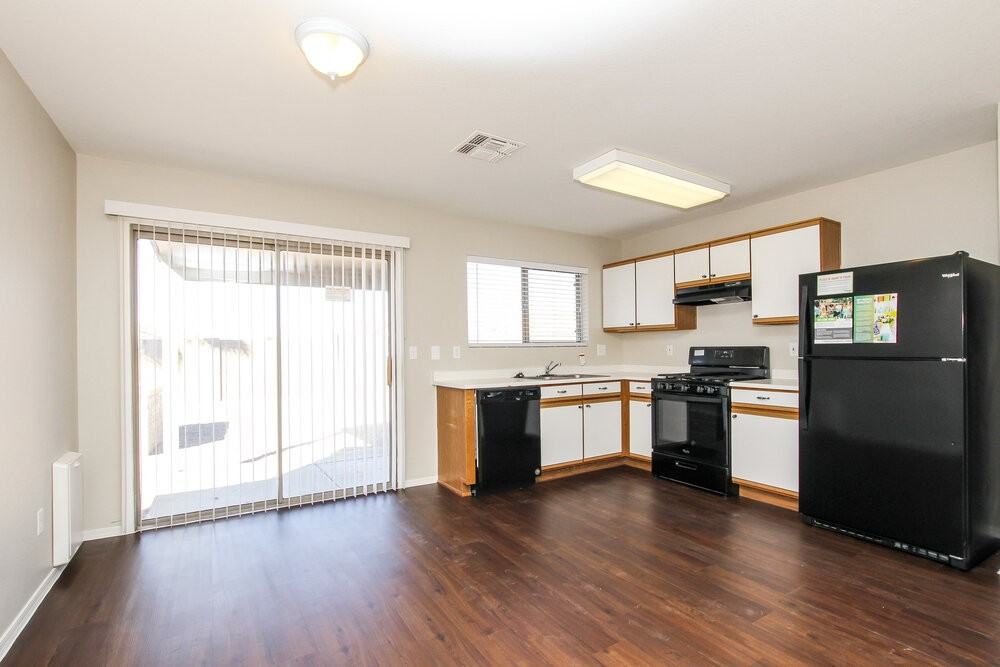 10546 W Carlota Ln - Photo 4 of 15