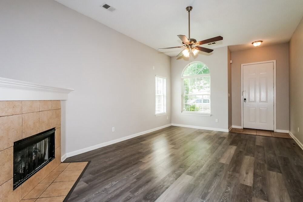 8280 Dexter Ridge Cv E - Photo 5 of 16