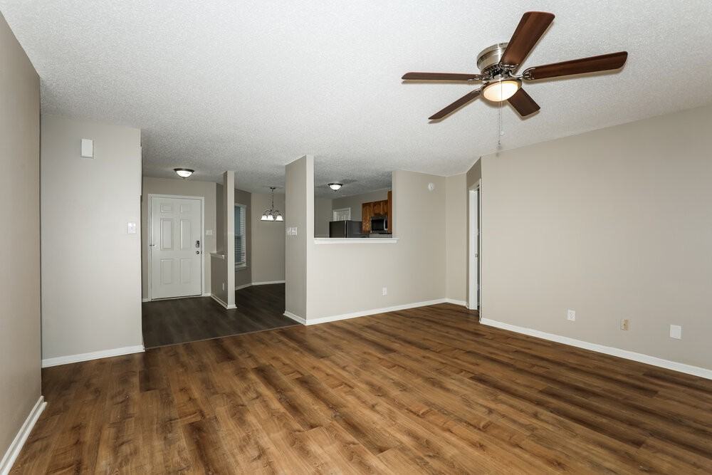 687 Hickory Pine Dr - Photo 4 of 16
