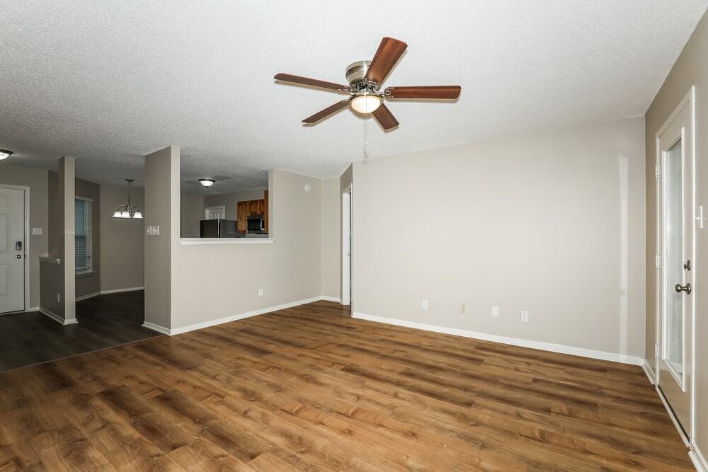 687 Hickory Pine Dr - Photo 5 of 16