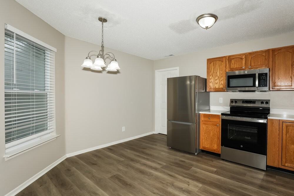 687 Hickory Pine Dr - Photo 7 of 16